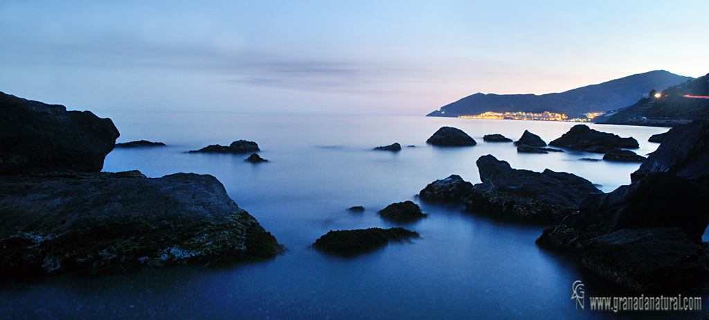 Castelldeferro desde la playa del Lance. 