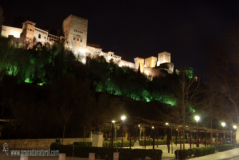 Paseo de los Tristes y Alhambra